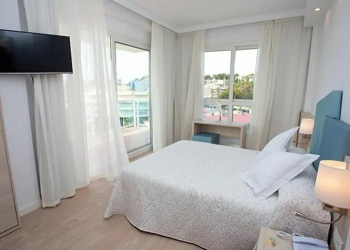 Palia Palomas מלון 4*